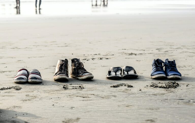Vier verschiedene Paar Schuhe